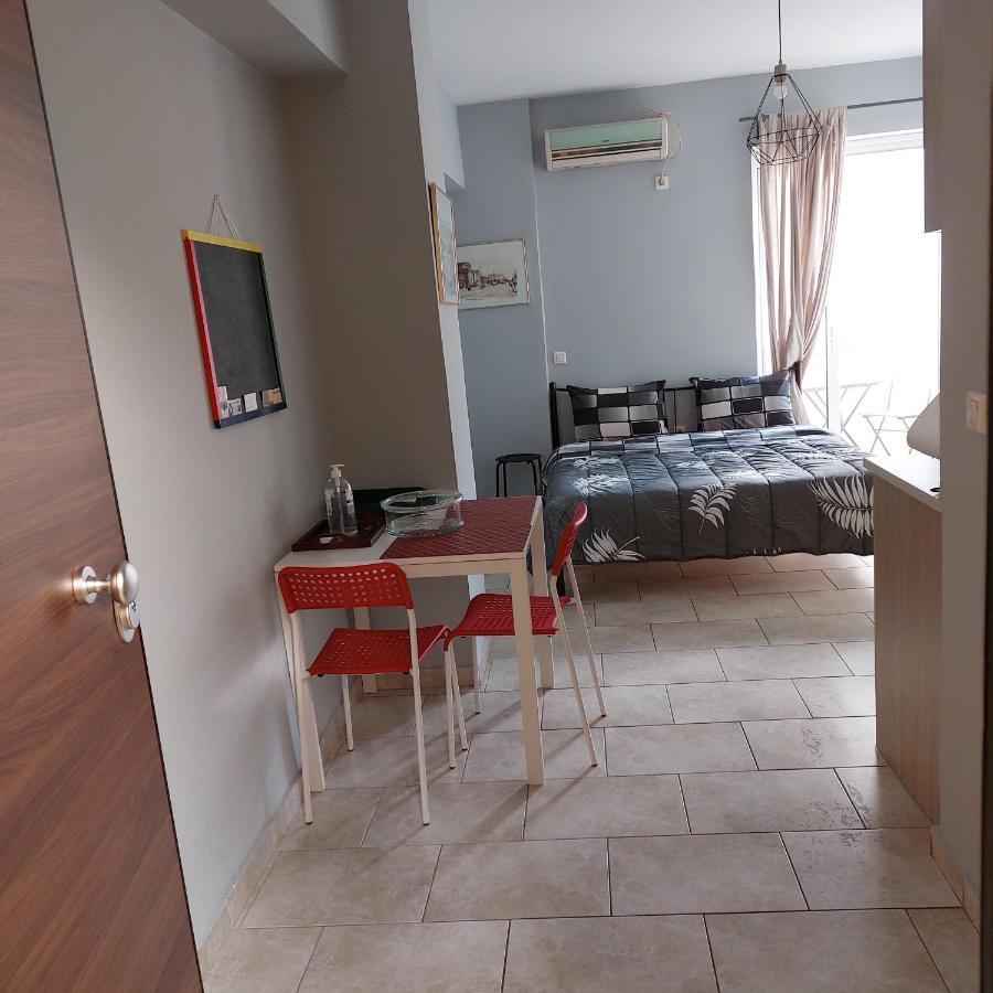 Yolanda Studios Piraeus Bagian luar foto